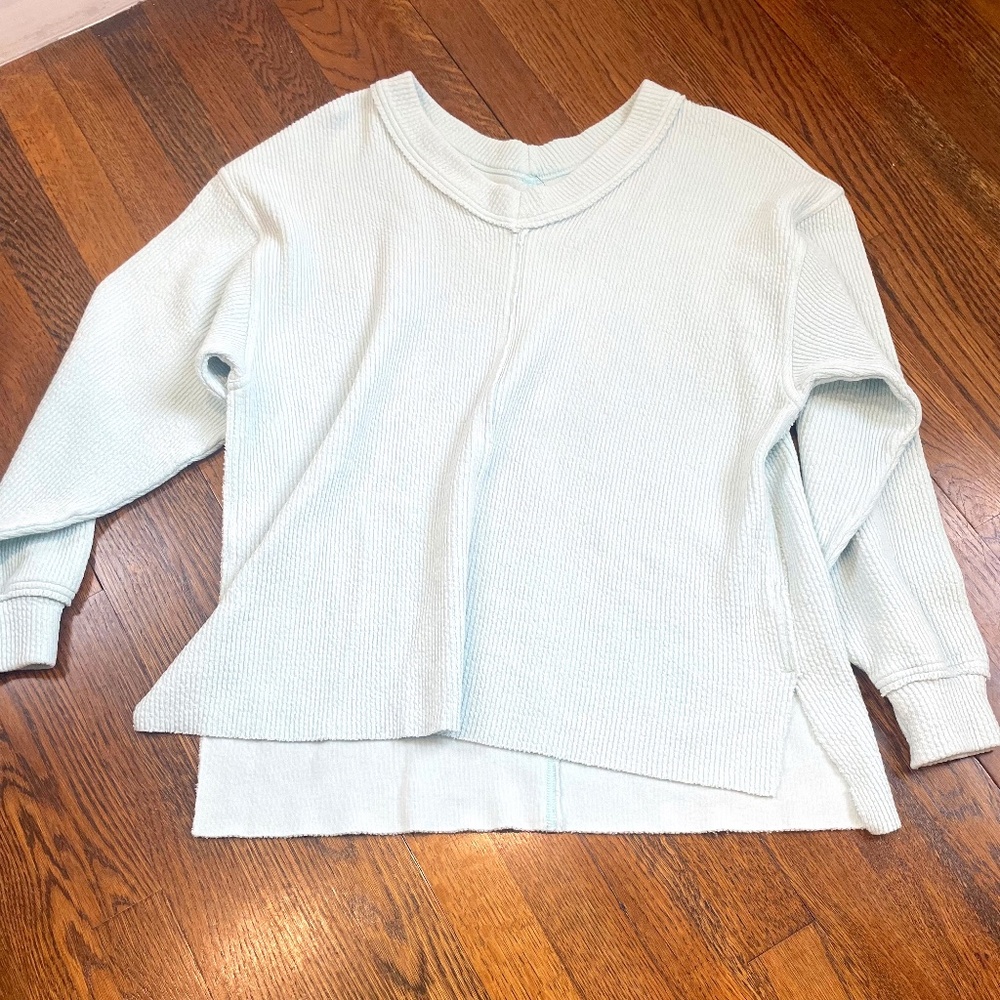 🩵 DISCONT’D 🩵 Aerie Wonder Textured V neck — Small — 🩵 AQUAMARINE 🩵